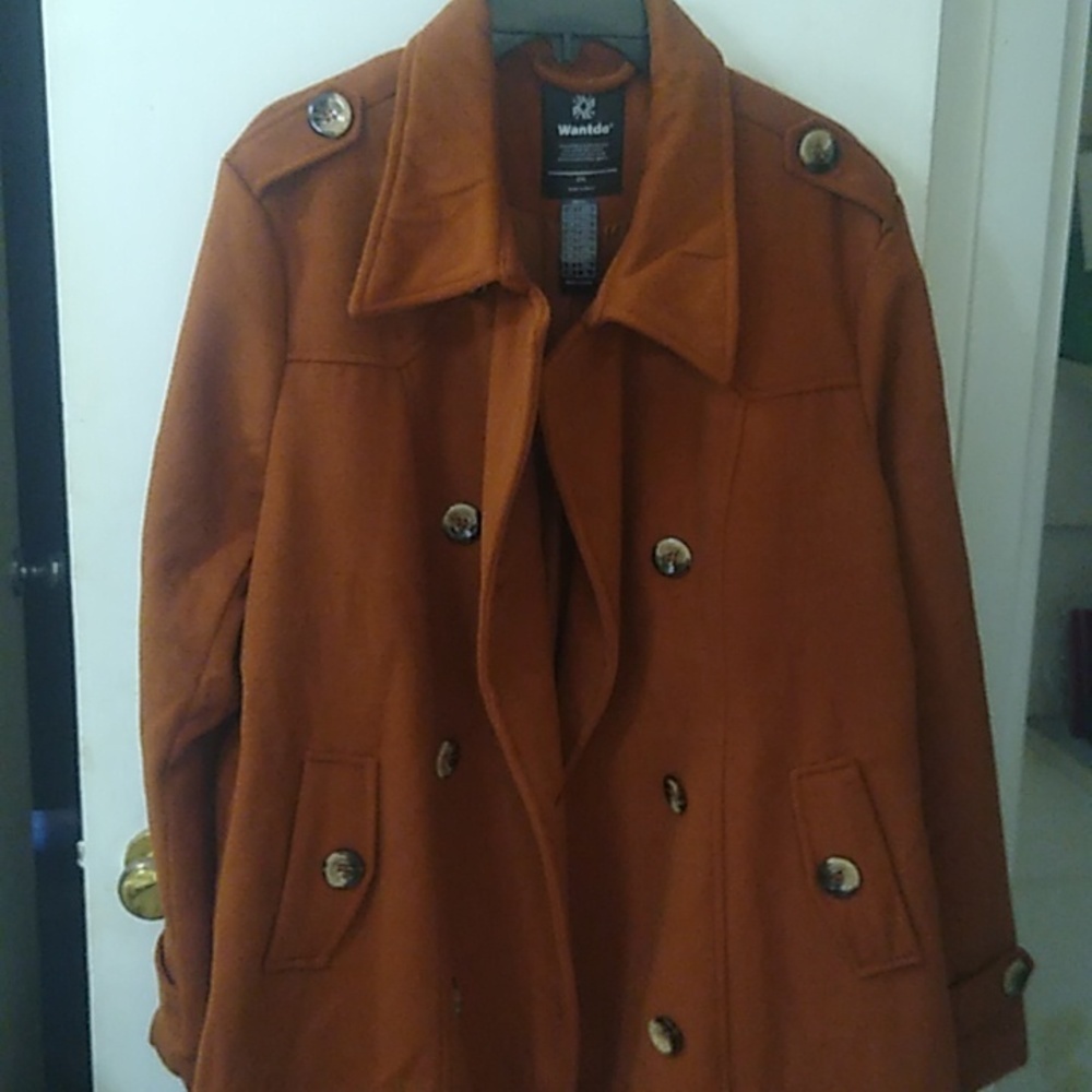 Short trenchcoat​